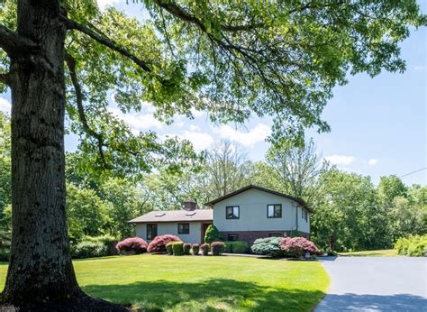 The Zestimate for this Single Family is 595,700, which has increased by 1,573 in the last 30 days. . Zillow readington nj